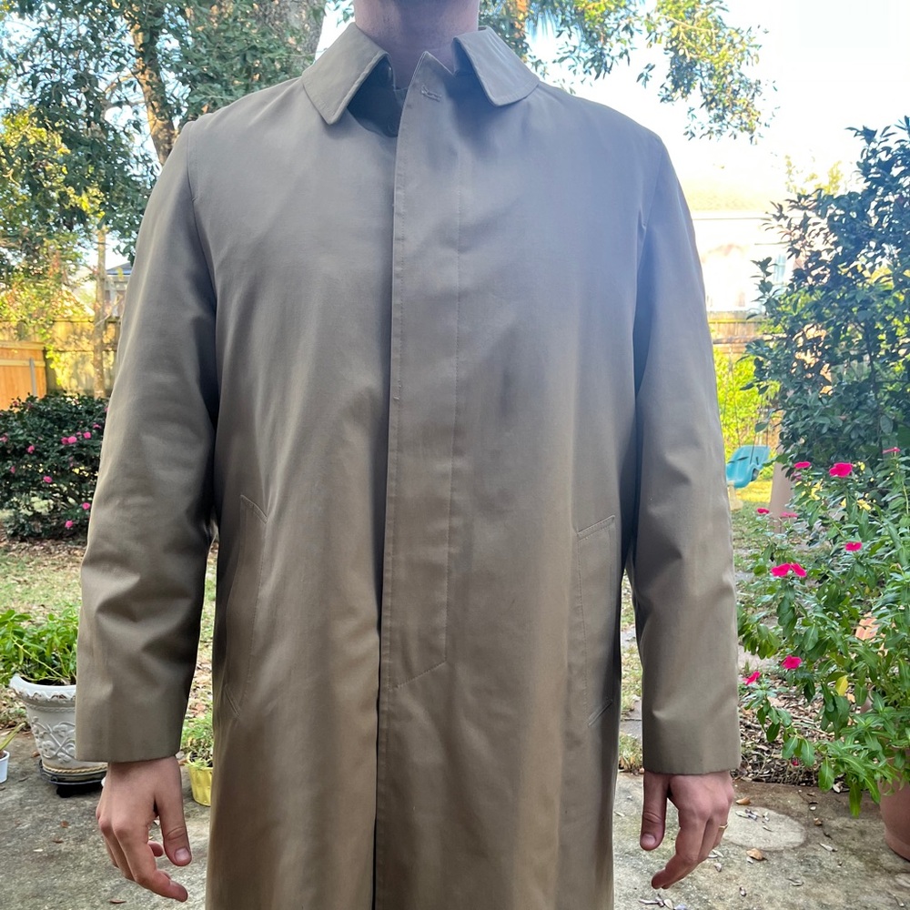 Vintage MISTY HARBOR Classic Men's Tan Trench Coat  size 42L with liner
